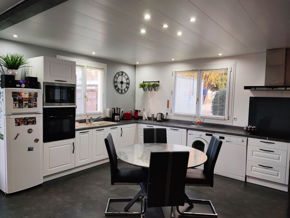 3 bedrooms House in Plemet, France No. 64230