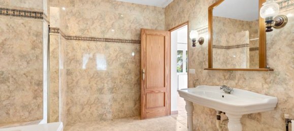 5 Schlafzimmer Haus in Alicante, Spain, Nr. 184752 35