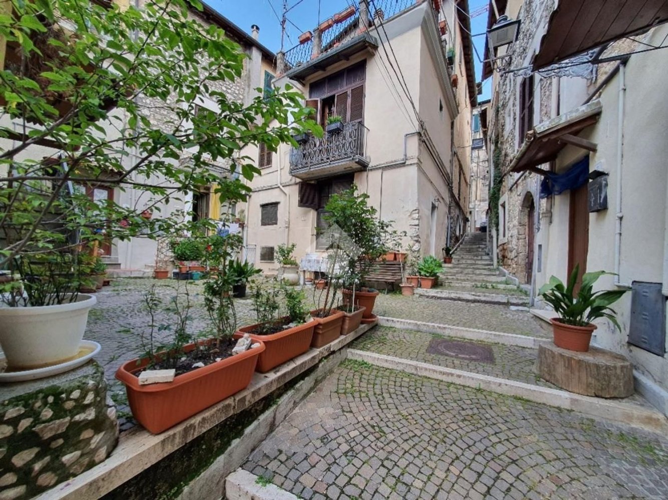 Квартира с 3 комнатами в Фьюджи, Италия № 205283