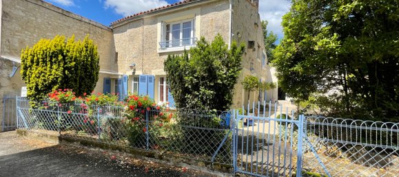 3 bedrooms House in Pissotte, France No. 103745 2