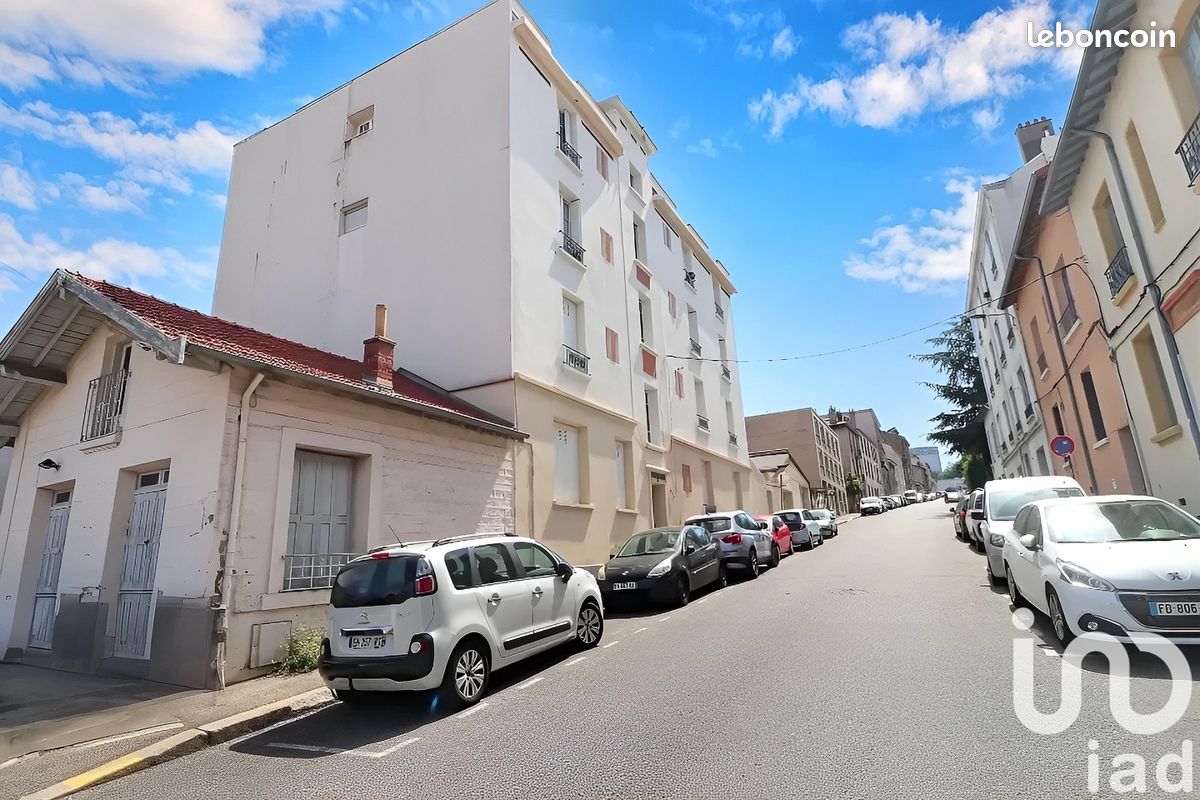 Apartamento de 4 dormitorios en Saint-Etienne, France No. 341167