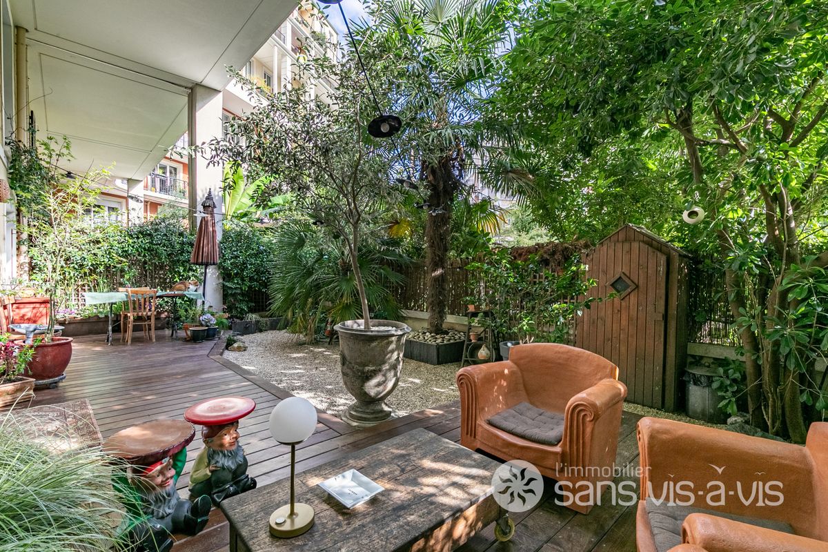 Dúplex de 3 dormitorios en Courbevoie, France No. 181785