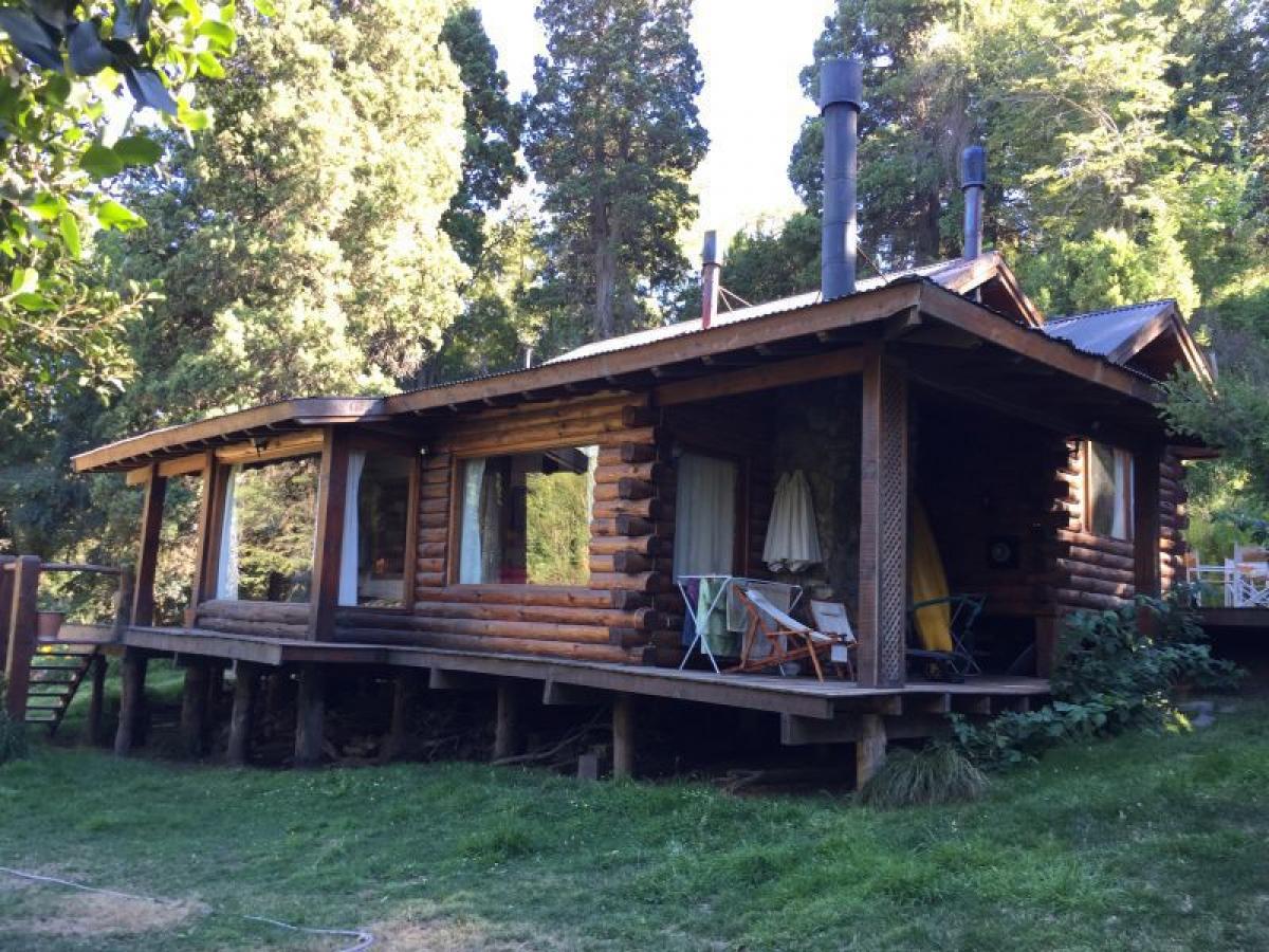 3 bedrooms House in Neuquen, Argentina No. 12638