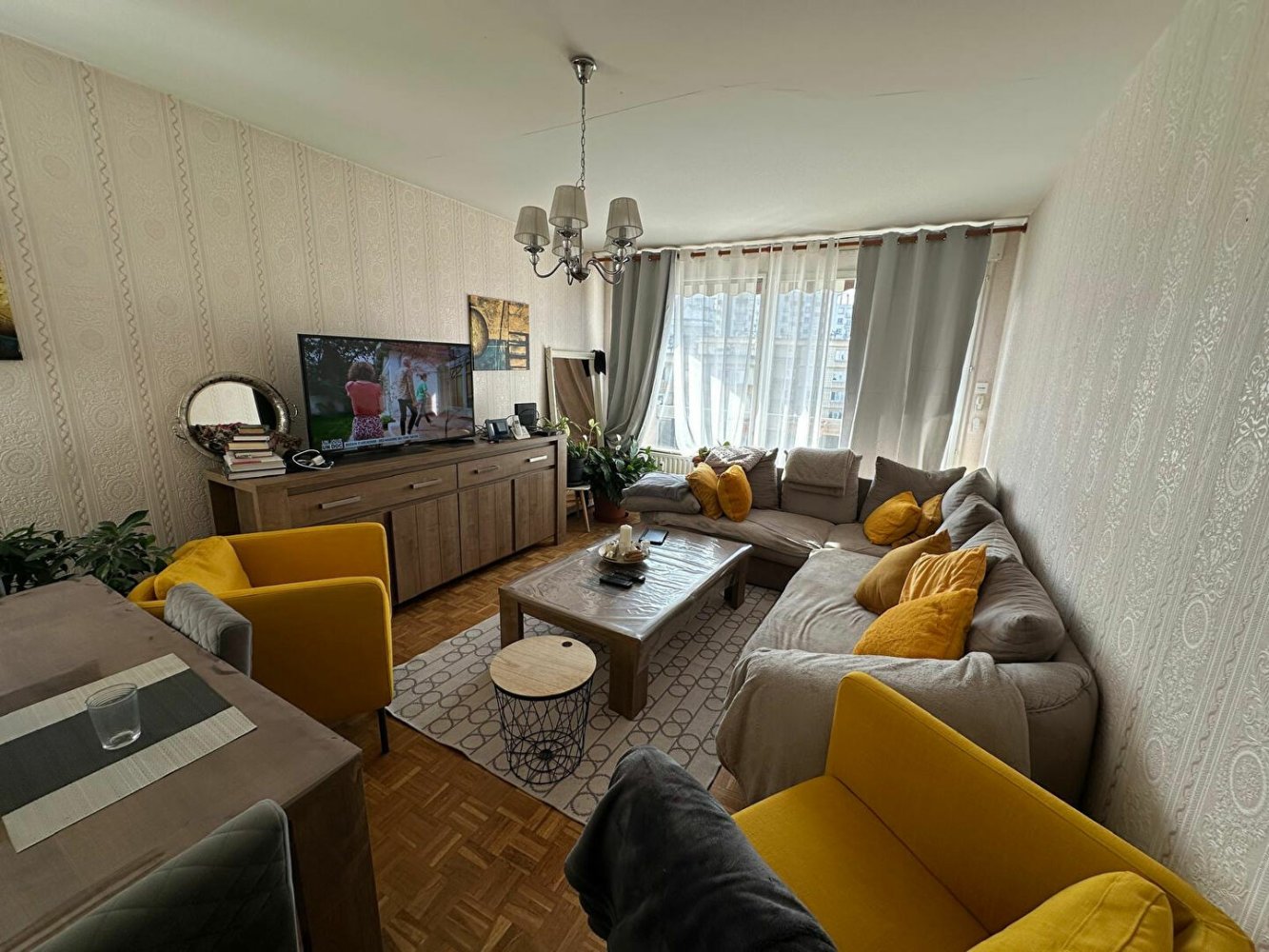 Квартира с 2 спальнями в Сент-Этьен, Франция № 204313