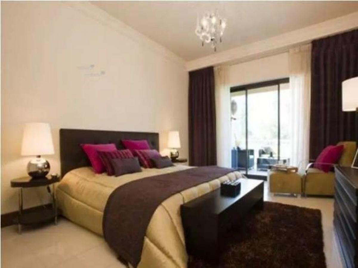 Casa de 3 dormitorios en Noida, India No. 22727