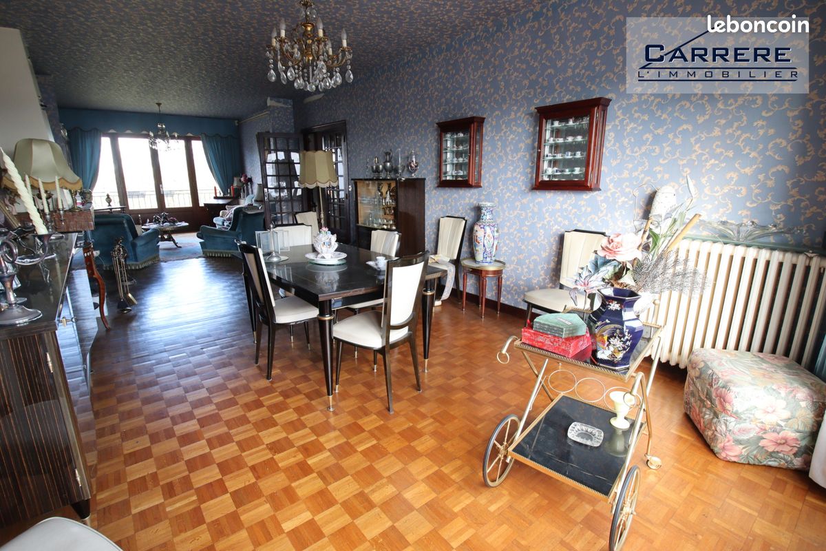 Casa de 4 dormitorios en Cenon, France No. 101747