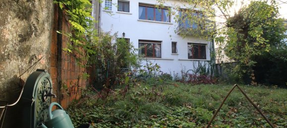 Casa de 4 dormitorios en Cenon, France No. 101747 3