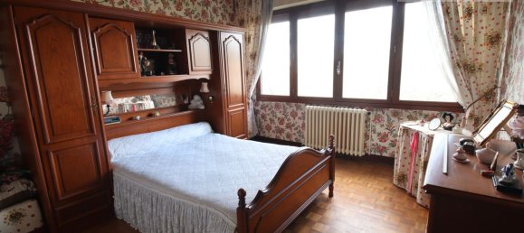 Casa de 4 dormitorios en Cenon, France No. 101747 12