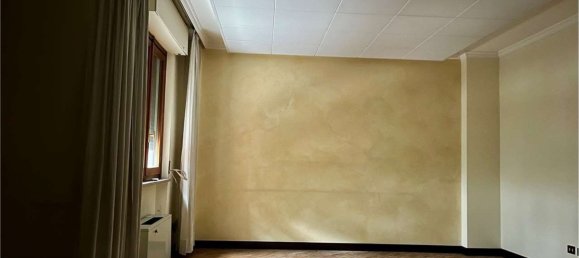 6 rooms Apartment in Ancona, Italy No. 150019 4