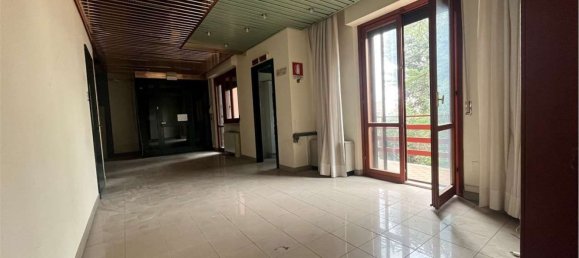 6 rooms Apartment in Ancona, Italy No. 150019 9