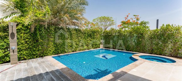 5 bedrooms Villa in Dubai, UAE No. 27998 24