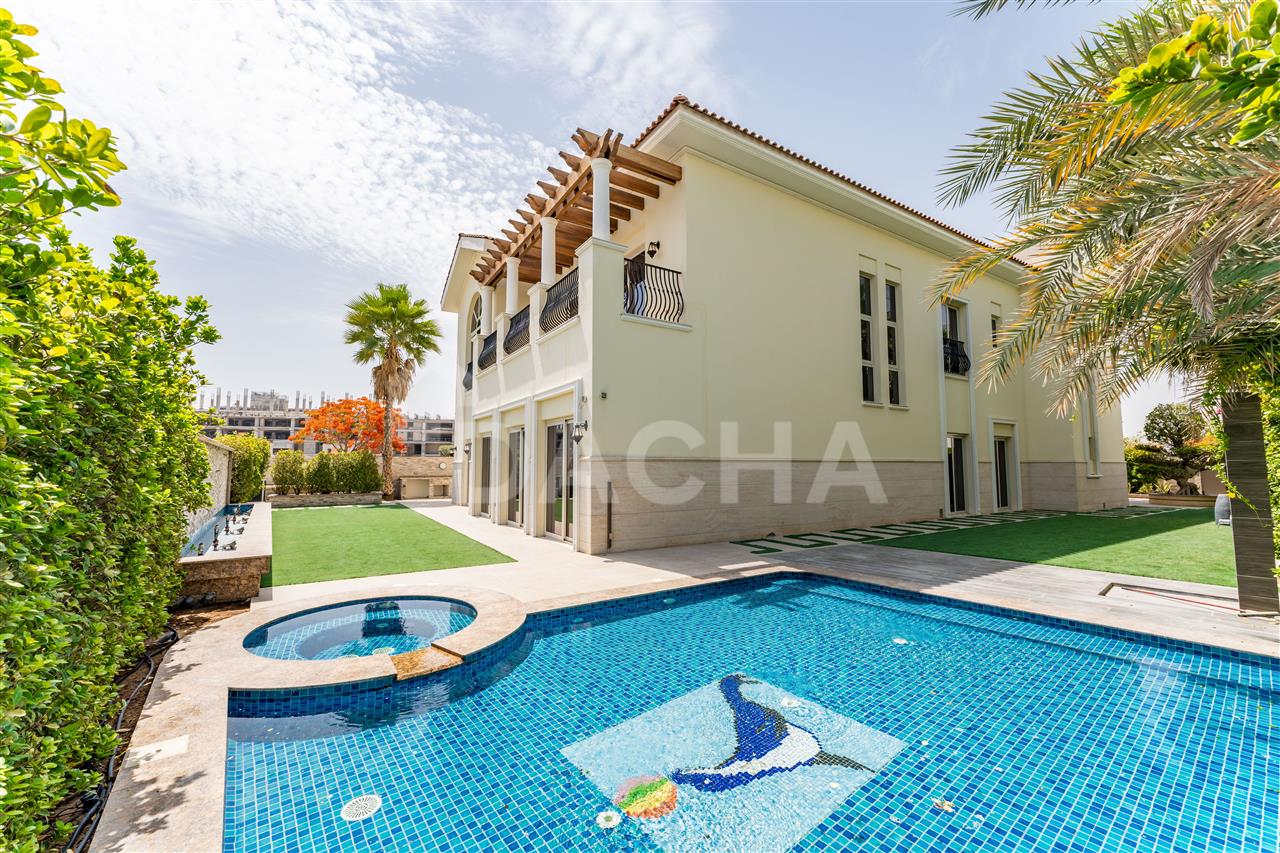 5 bedrooms Villa in Dubai, UAE No. 27998