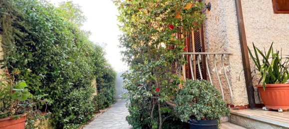 Villa de 11 dormitorios en Viareggio, Italy No. 334863 3