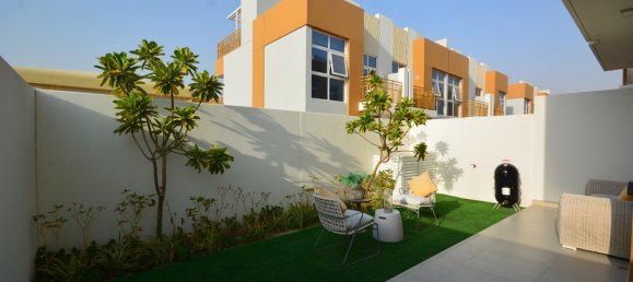 3 Schlafzimmer Villa in Dubai, UAE, Nr. 401 22