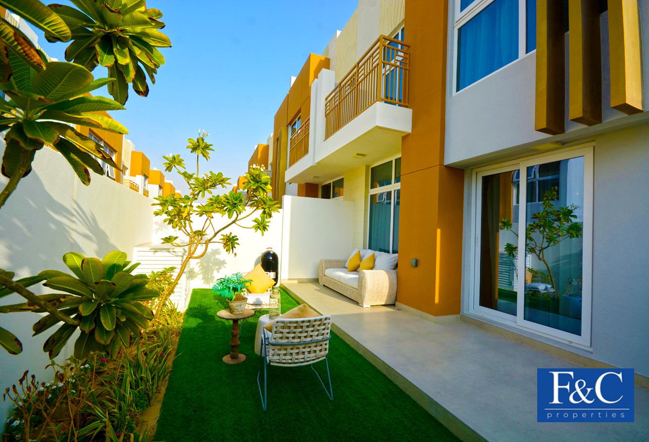 3 Schlafzimmer Villa in Dubai, UAE, Nr. 401