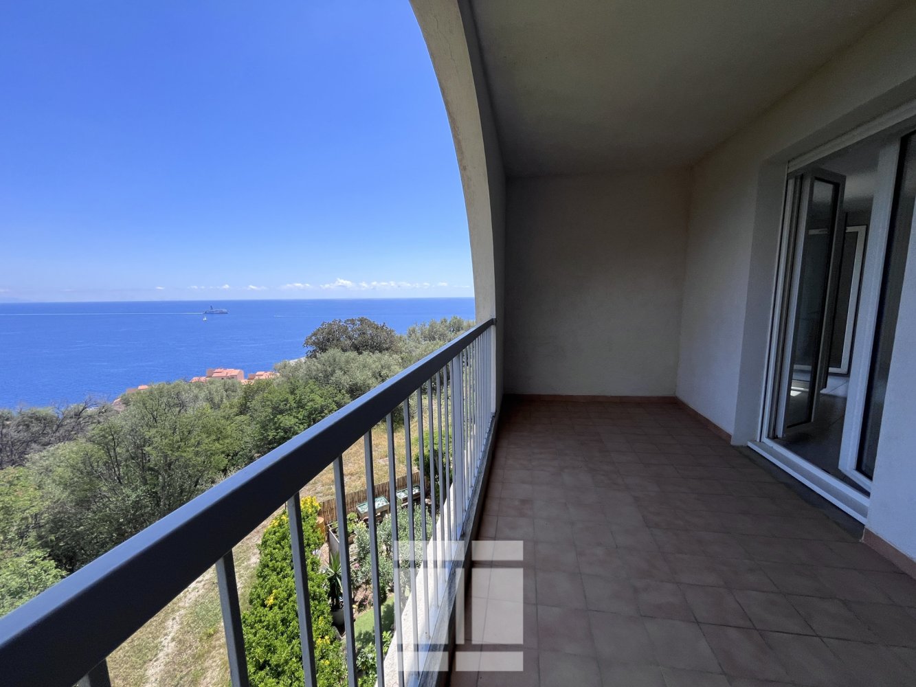 Apartamento de 3 dormitorios en Bastia, France No. 64511