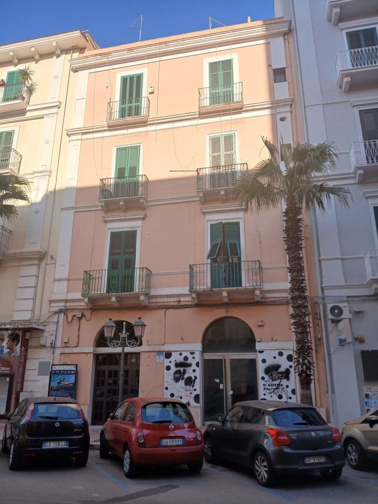 Apartamento de 3 dormitorios en Taranto, Italy No. 380538