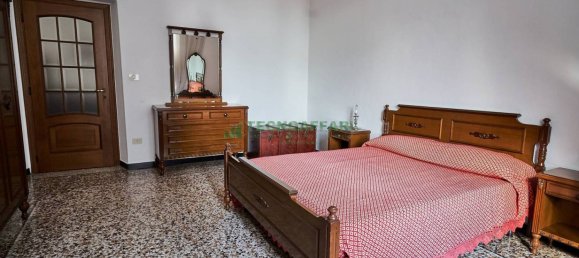 3 Schlafzimmer Wohnung in Savona, Italy, Nr. 94900 8