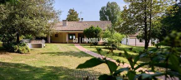 4 bedrooms Villa in Montebelluna, Italy No. 370632 9