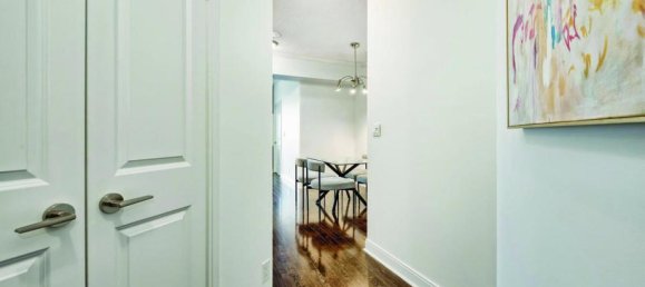 2 bedrooms Condo in Mississauga, Canada No. 940 3