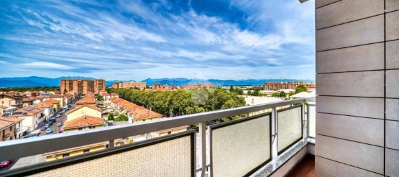 3 bedrooms Apartment in Turin, Italy No. 343436 6