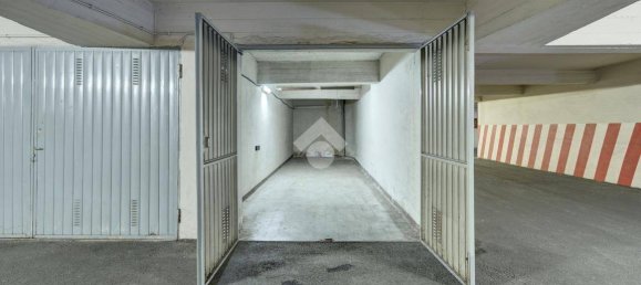 3 bedrooms Apartment in Turin, Italy No. 343436 33