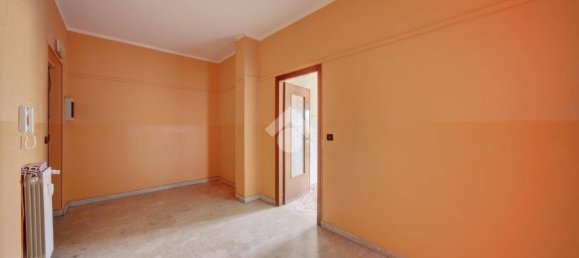 3 bedrooms Apartment in Turin, Italy No. 343436 2