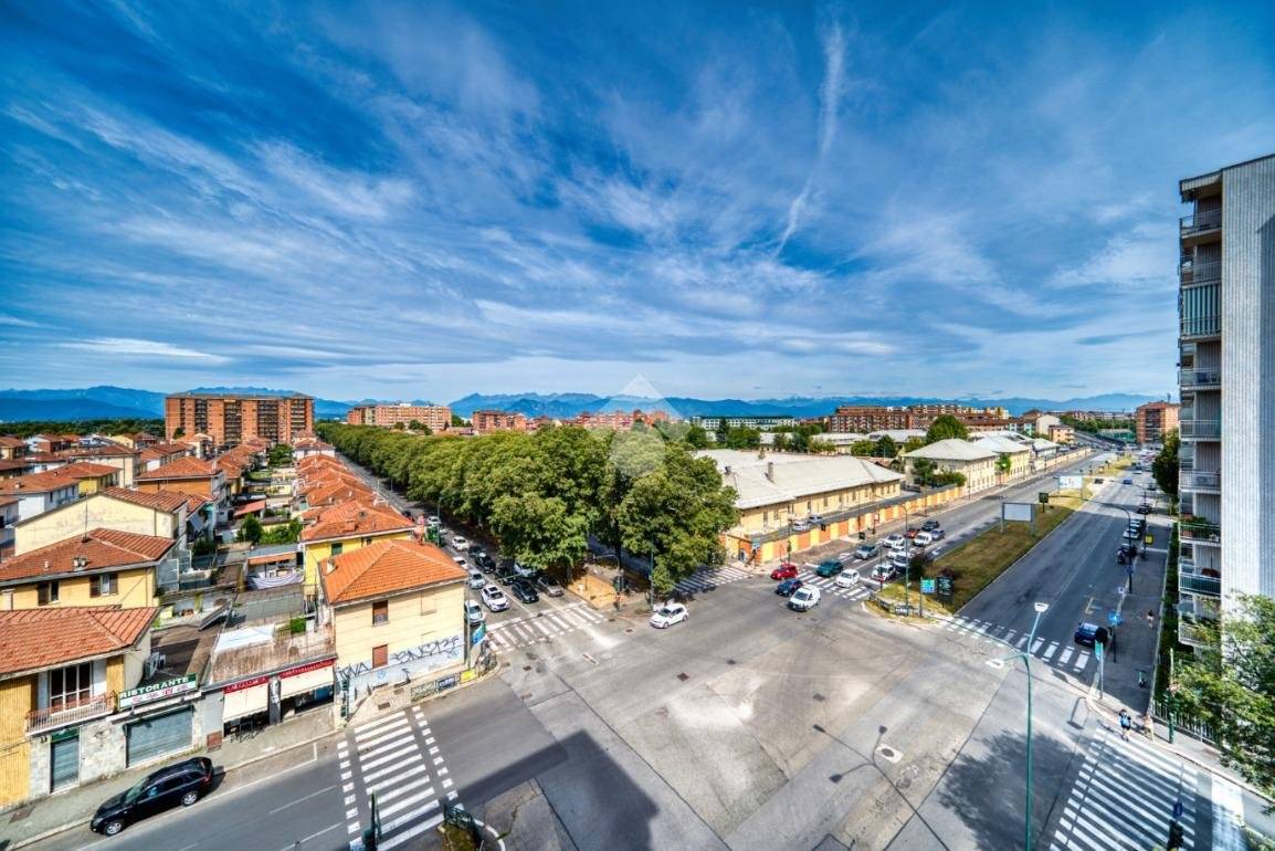 3 bedrooms Apartment in Turin, Italy No. 343436