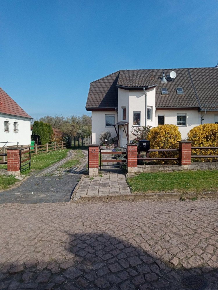  عقار تجاري في Saalekreis, Germany 158متر مربع رقم 312415