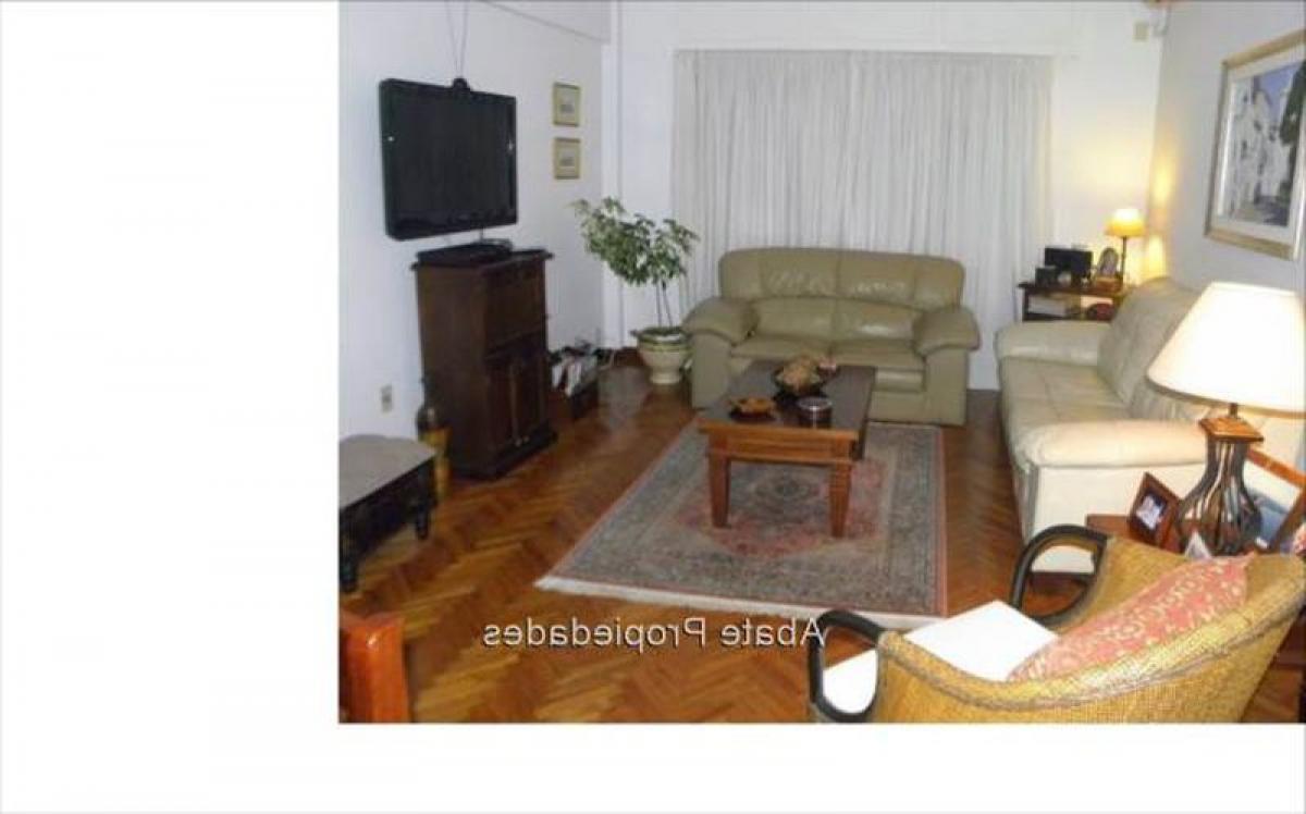 2 bedrooms Apartment in Montevideo, Uruguay No. 332