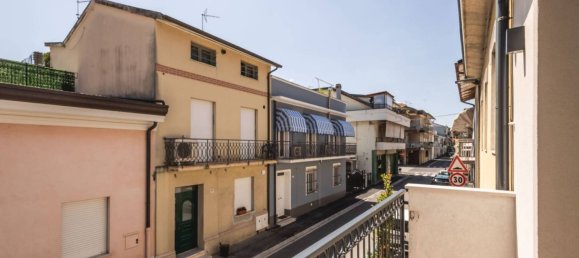 2 Schlafzimmer Haus in Cattolica, Italy, Nr. 303937 24
