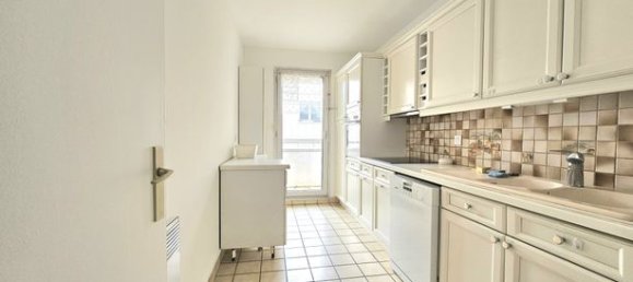 2 bedrooms Apartment in Paris, France No. 314847 8