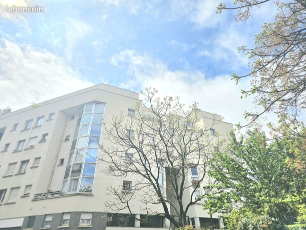 2 bedrooms Apartment in Paris, France No. 314847