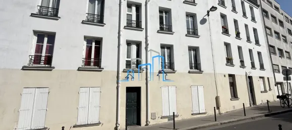 Studio in Paris, France No. 349323 5