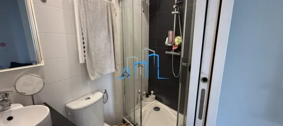 Studio in Paris, France No. 349323 4