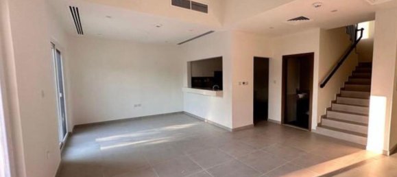 Villa T3 em Dubai Land, UAE N.º 111195 3