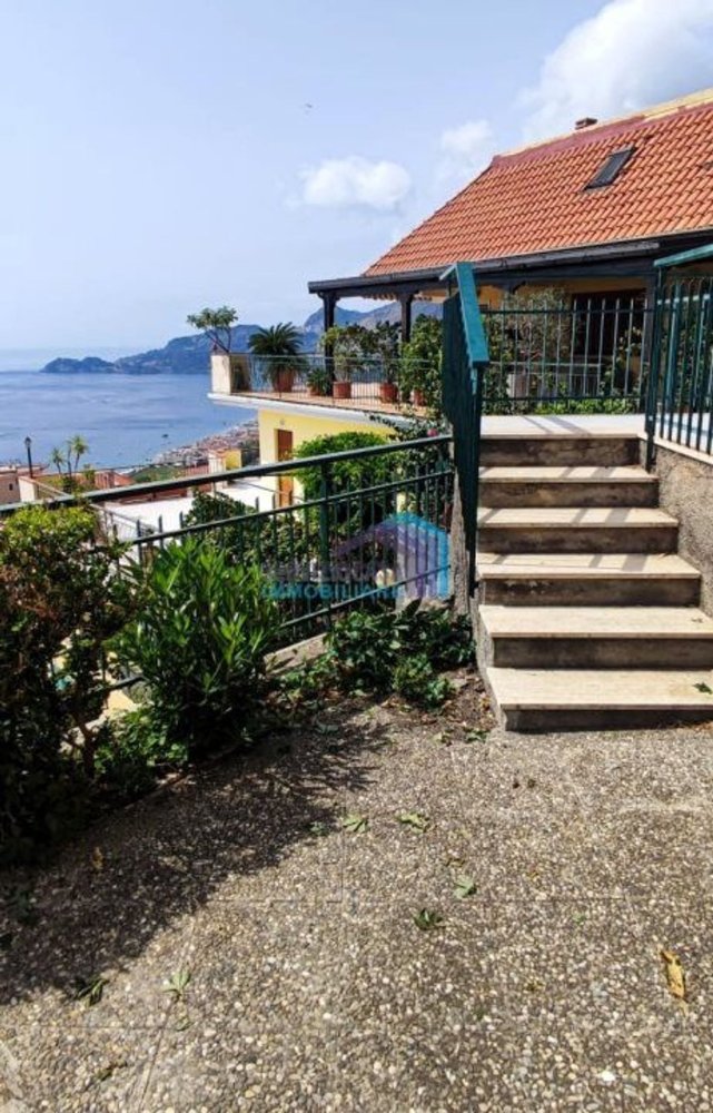 Apartamento T3 em Letojanni, Italy N.º 382823