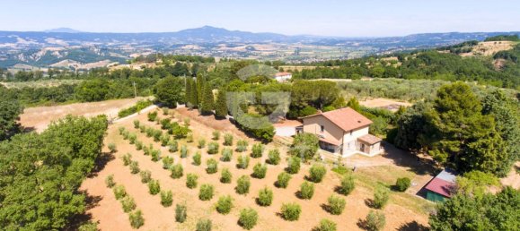 4 bedrooms House in Ficulle, Italy No. 110555 9