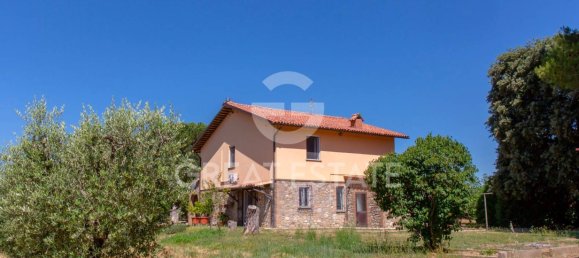 4 bedrooms House in Ficulle, Italy No. 110555 3