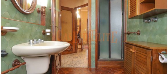 5 bedrooms Villa in Alpignano, Italy No. 370639 10
