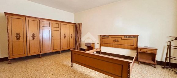 Casa de 2 divisões em Prato, Italy N.º 78734 3