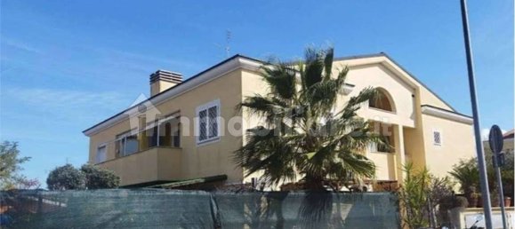 4 rooms Apartment in Rome, Italy No. 306132 2