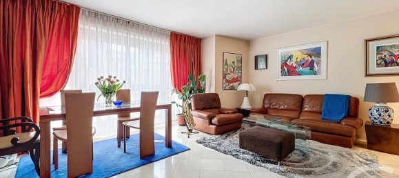 2 bedrooms Apartment in Paris, France No. 165438 2