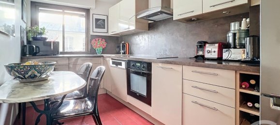 2 bedrooms Apartment in Paris, France No. 165438 4