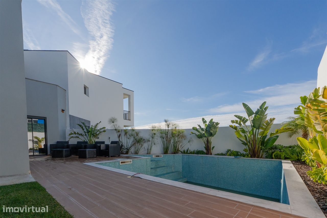 3 غرف نوم منزل في Cascais, Portugal رقم 115932