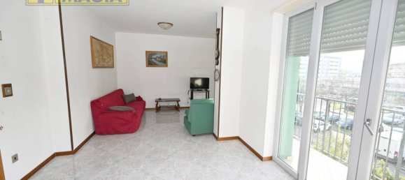 3 bedrooms Apartment in Ascoli Piceno, Italy No. 25488 3