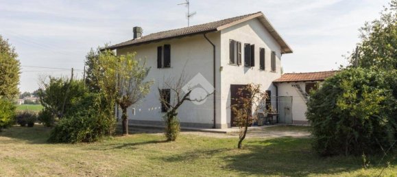2 bedrooms House in Carpi, Italy No. 151349 11