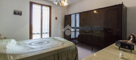 2 bedrooms House in Carpi, Italy No. 151349 10