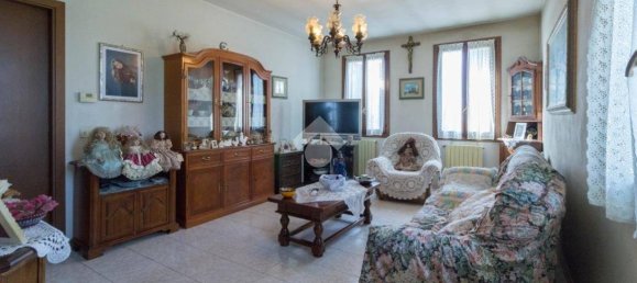 2 bedrooms House in Carpi, Italy No. 151349 21