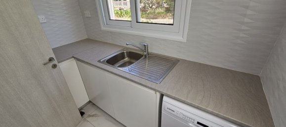 3 bedrooms Villa in Paphos, Cyprus No. 9373 13